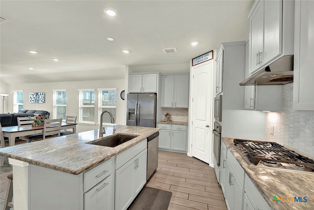 1417 Quarry Rock Property Photo 10