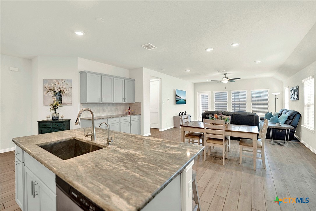 1417 Quarry Rock Property Photo 12