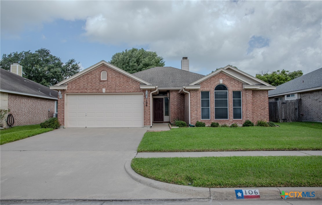 106 Fieldstone Property Photo 1