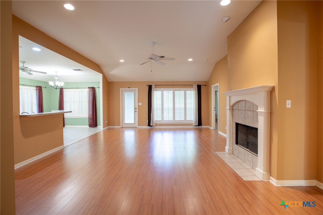 106 Fieldstone Property Photo 3