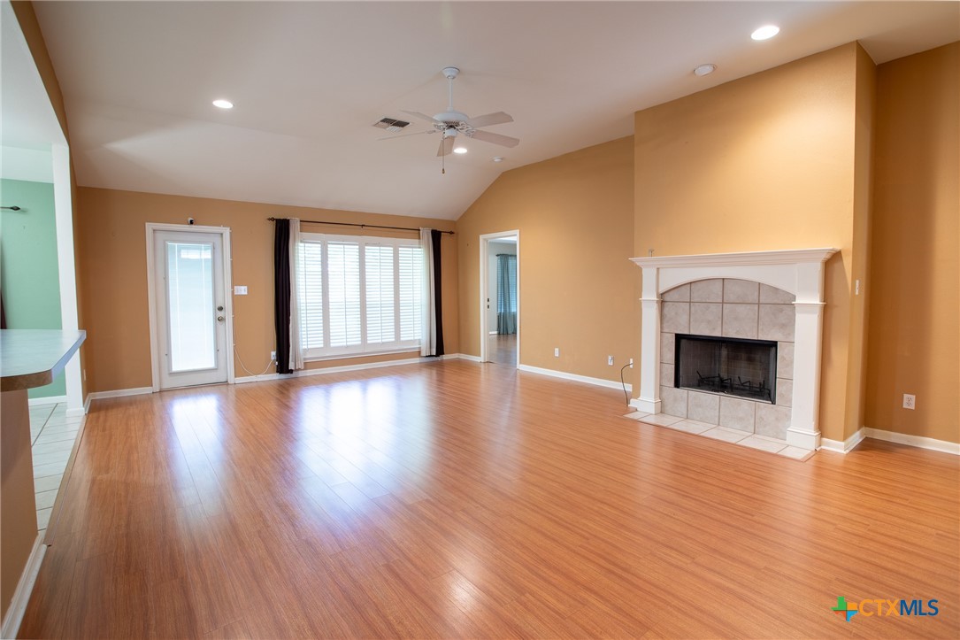106 Fieldstone Property Photo 4