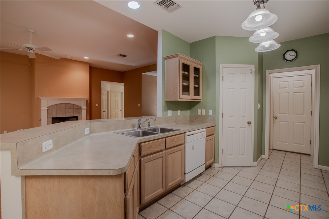 106 Fieldstone Property Photo 8