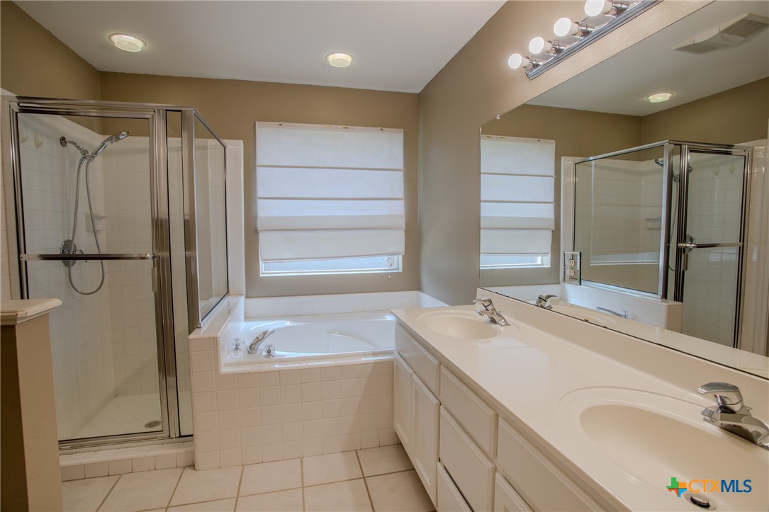 106 Fieldstone Property Photo 10