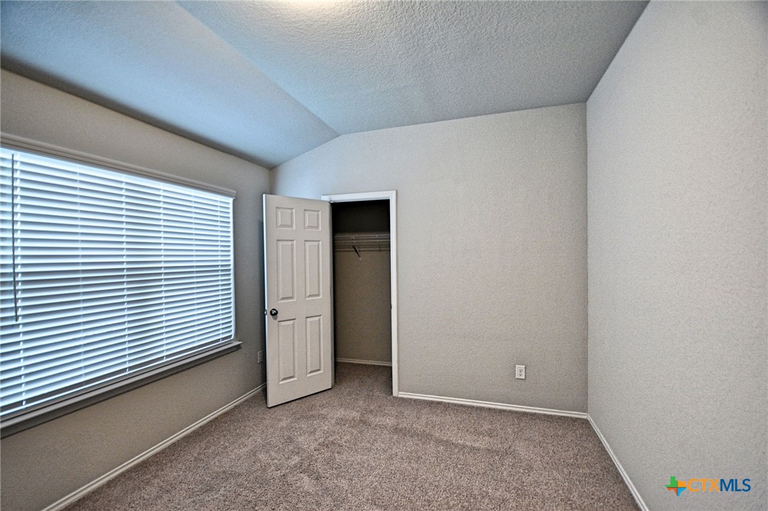 475 Autumn Leaf Drive Property Photo 5