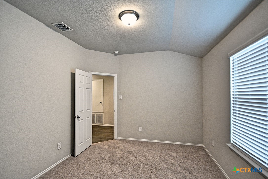 475 Autumn Leaf Drive Property Photo 6