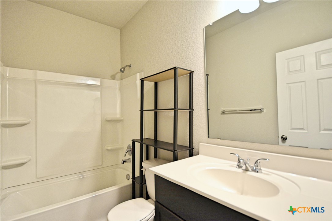 475 Autumn Leaf Drive Property Photo 7