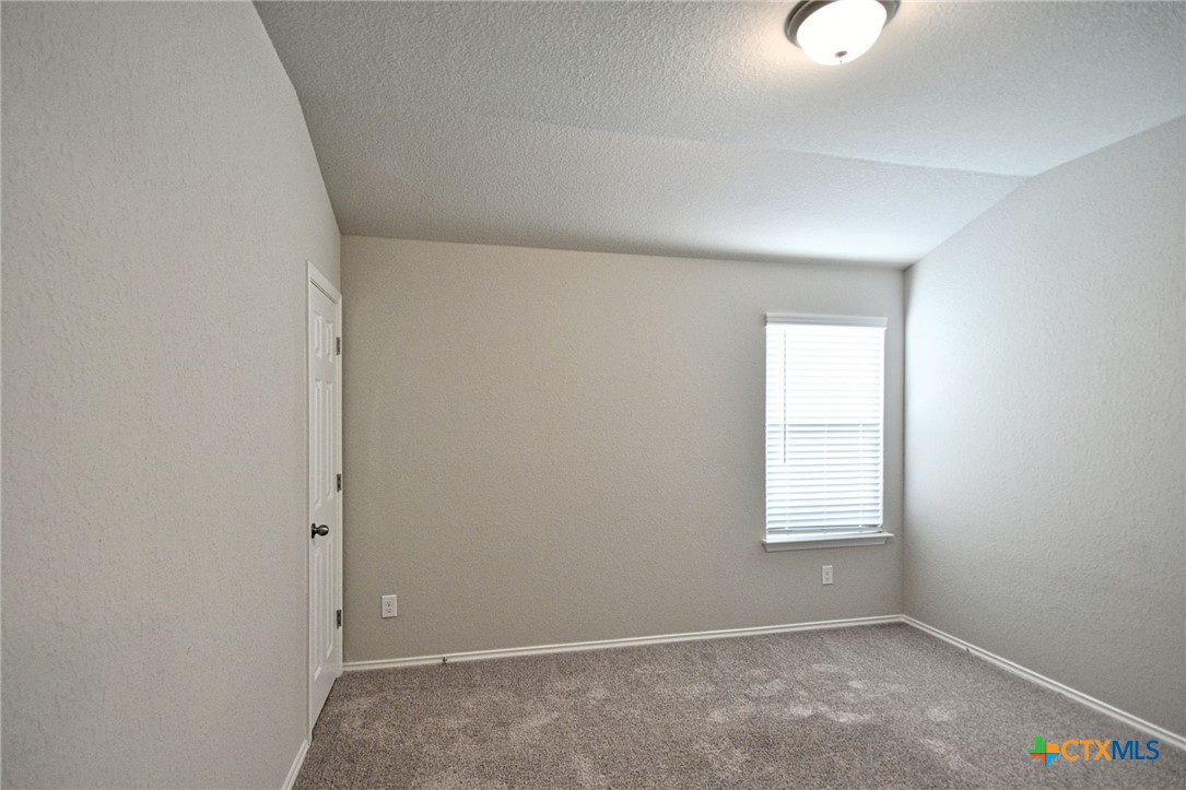 475 Autumn Leaf Drive Property Photo 9