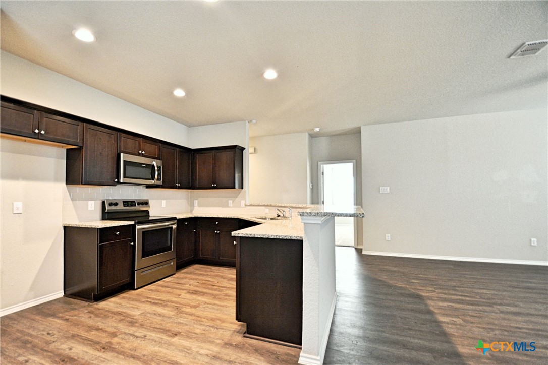 475 Autumn Leaf Drive Property Photo 17