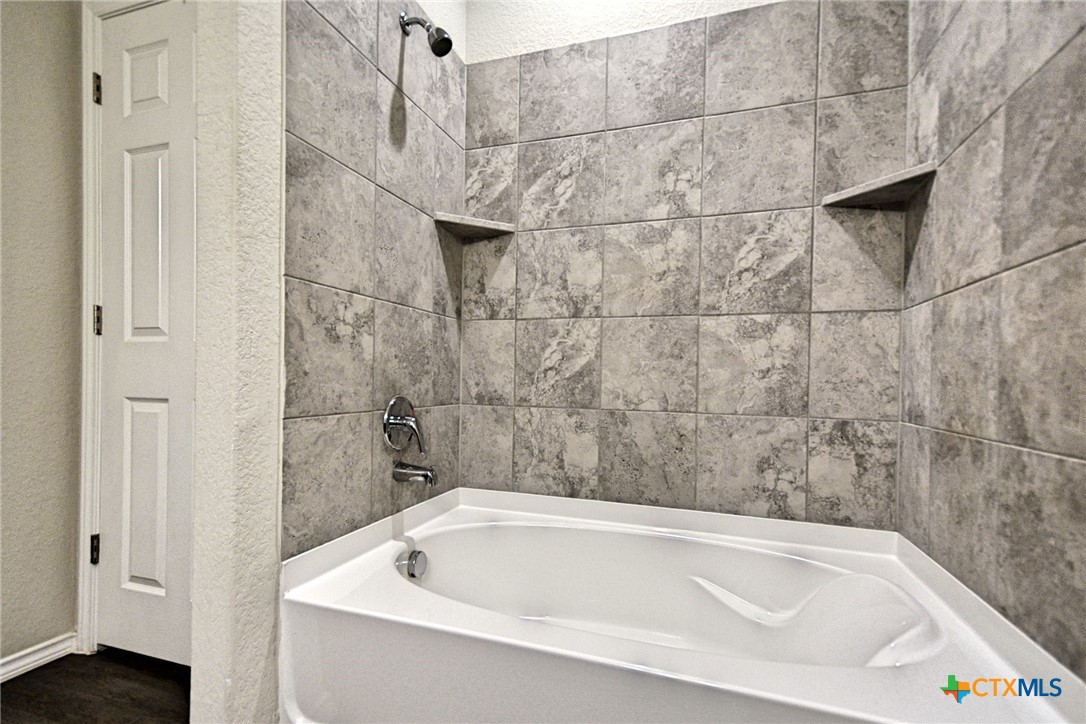 475 Autumn Leaf Drive Property Photo 31