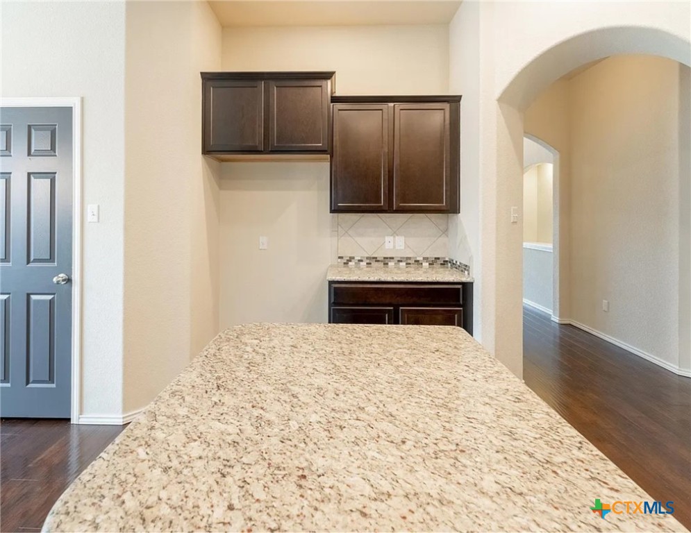 1126 Daffodil Drive Property Photo 8