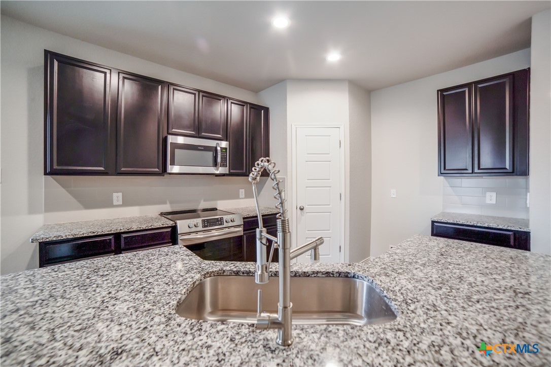 7147 Azure Waters Property Photo 4