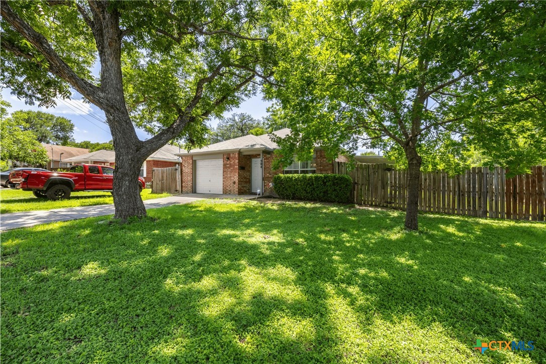 504 Surghnor Street Property Photo 2