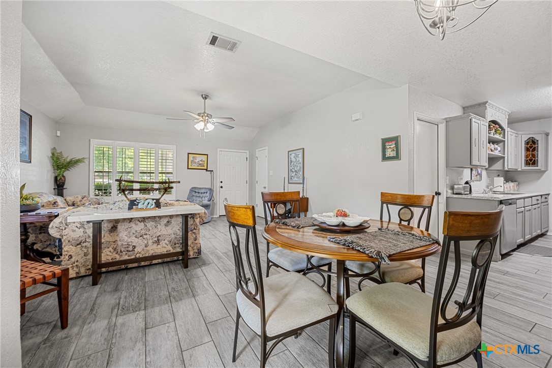 504 Surghnor Street Property Photo 8