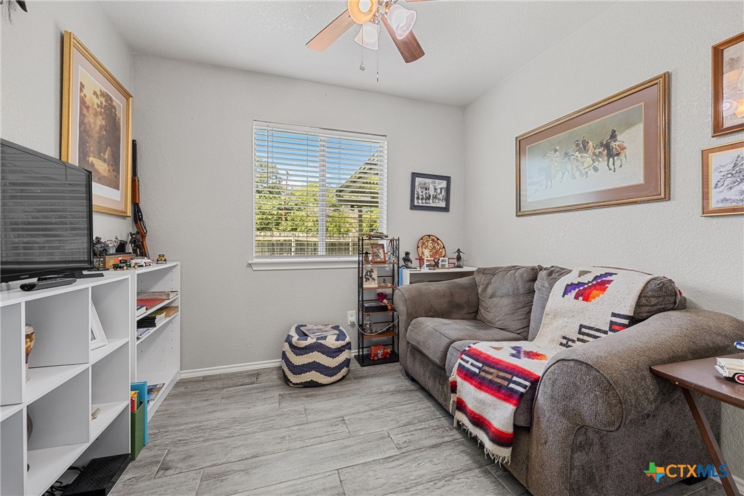 504 Surghnor Street Property Photo 11