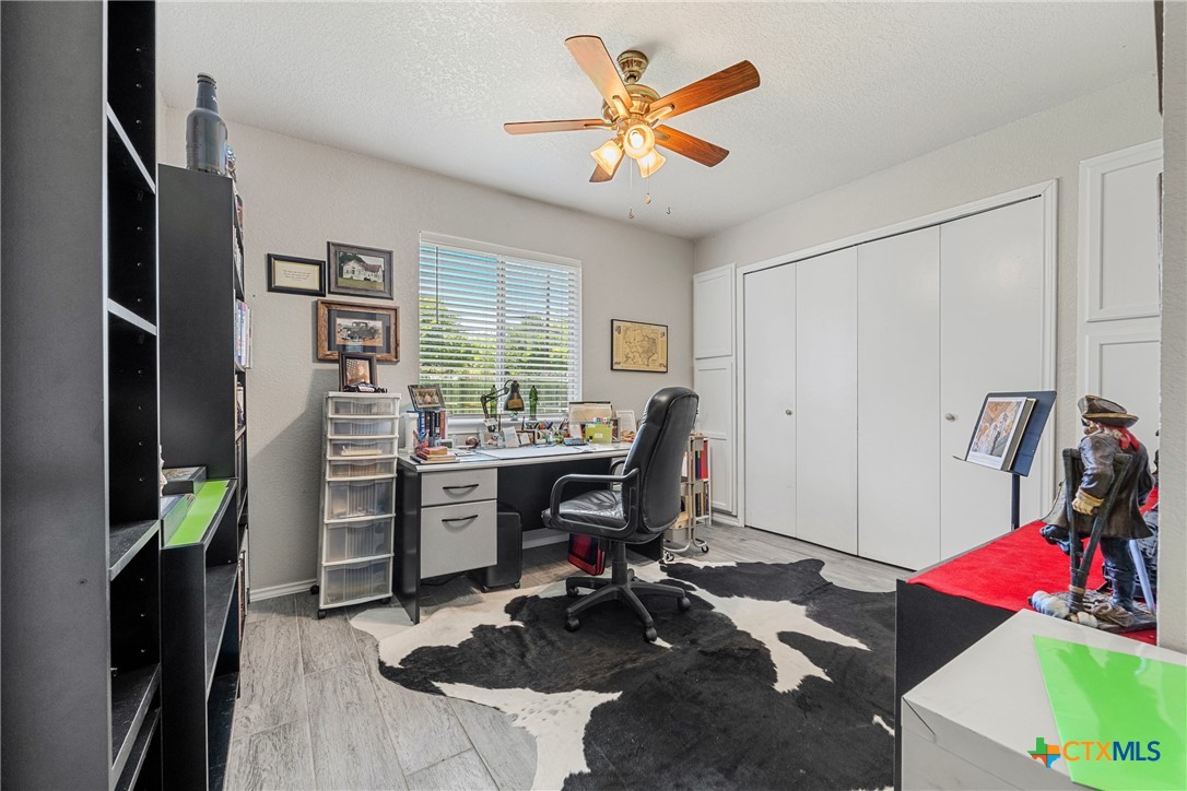 504 Surghnor Street Property Photo 13