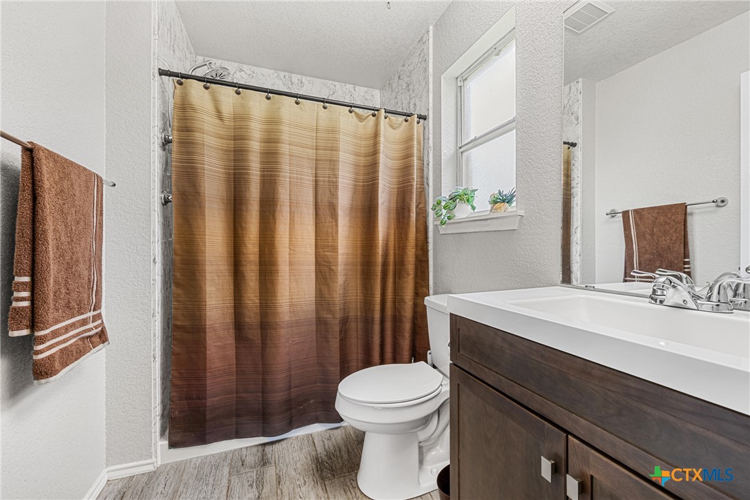504 Surghnor Street Property Photo 17