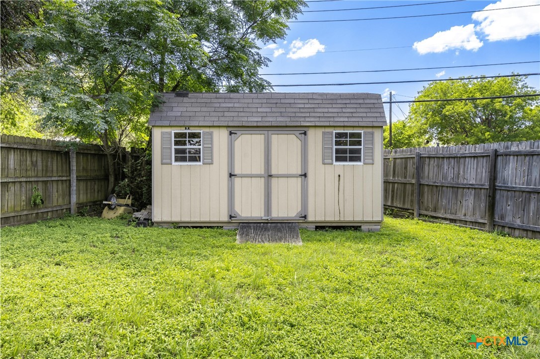 504 Surghnor Street Property Photo 21