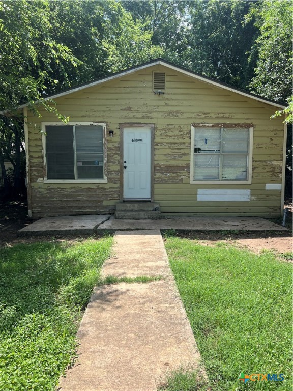 410 Railroad Street Property Photo 1