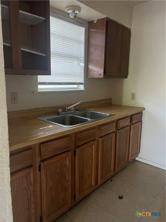 410 Railroad Street Property Photo 8