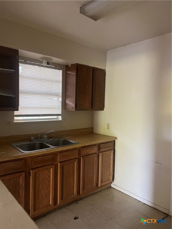 410 Railroad Street Property Photo 9