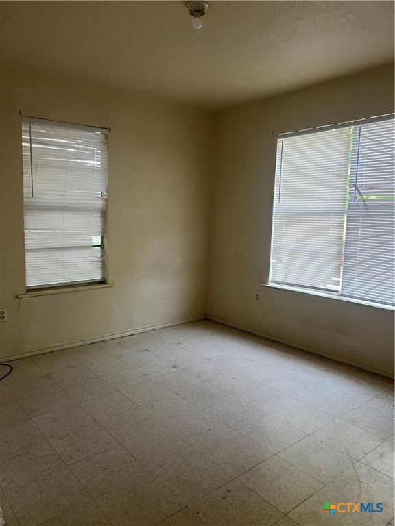 410 Railroad Street Property Photo 14