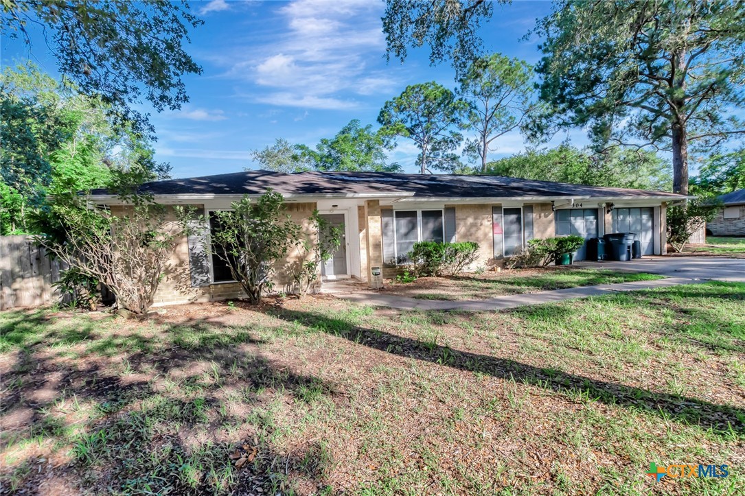 304 Simpson Road Property Photo 1