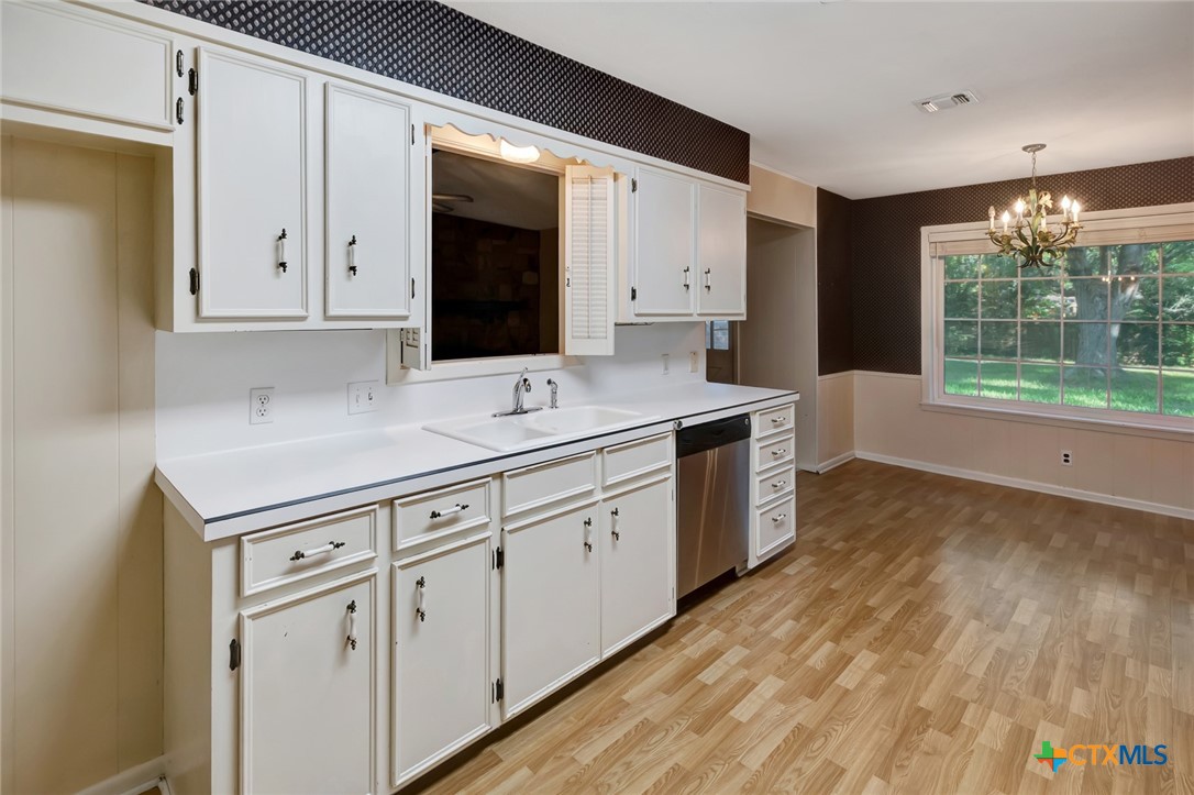 304 Simpson Road Property Photo 6