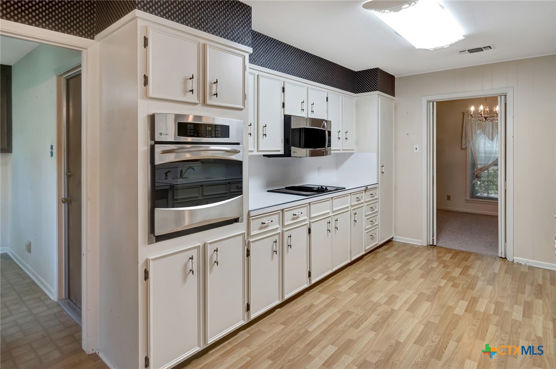 304 Simpson Road Property Photo 11
