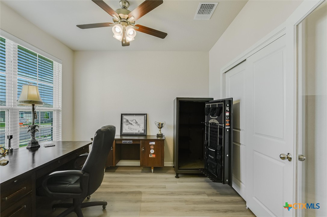 8818 Happy Valley Drive Property Photo 8