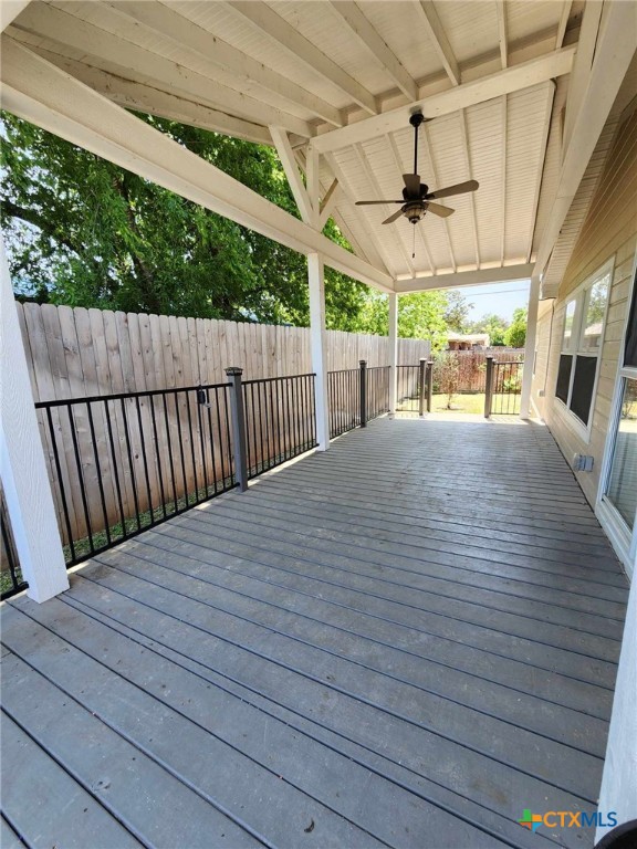 922 Ashwood Drive Property Photo 1
