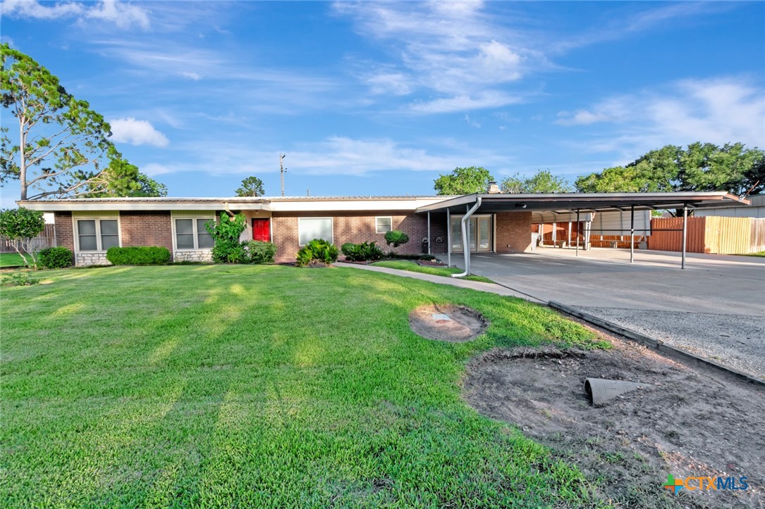 925 Eden Roc Street Property Photo 1