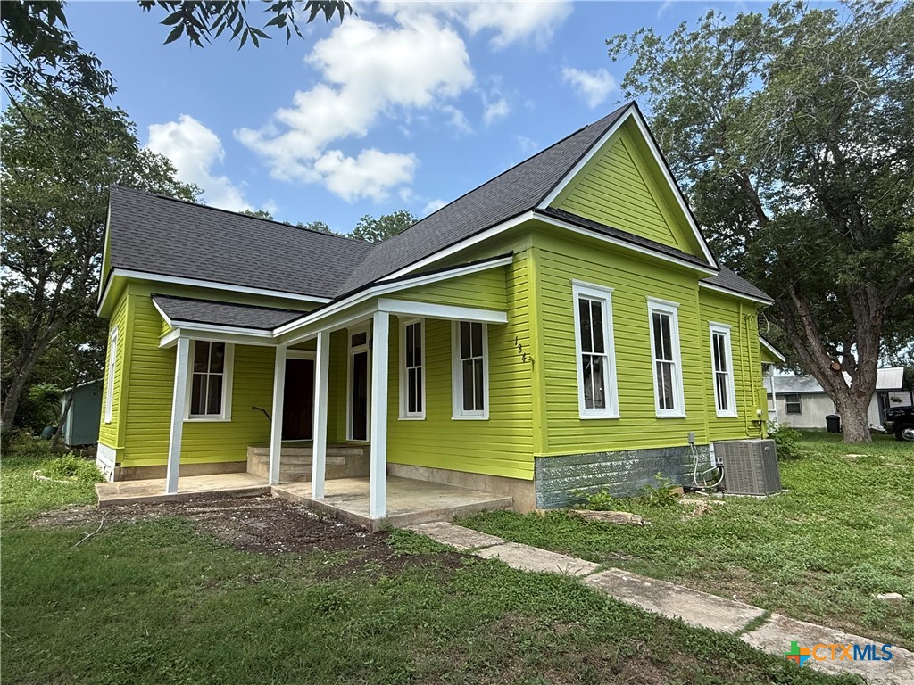 184 3rd Street Property Photo 2
