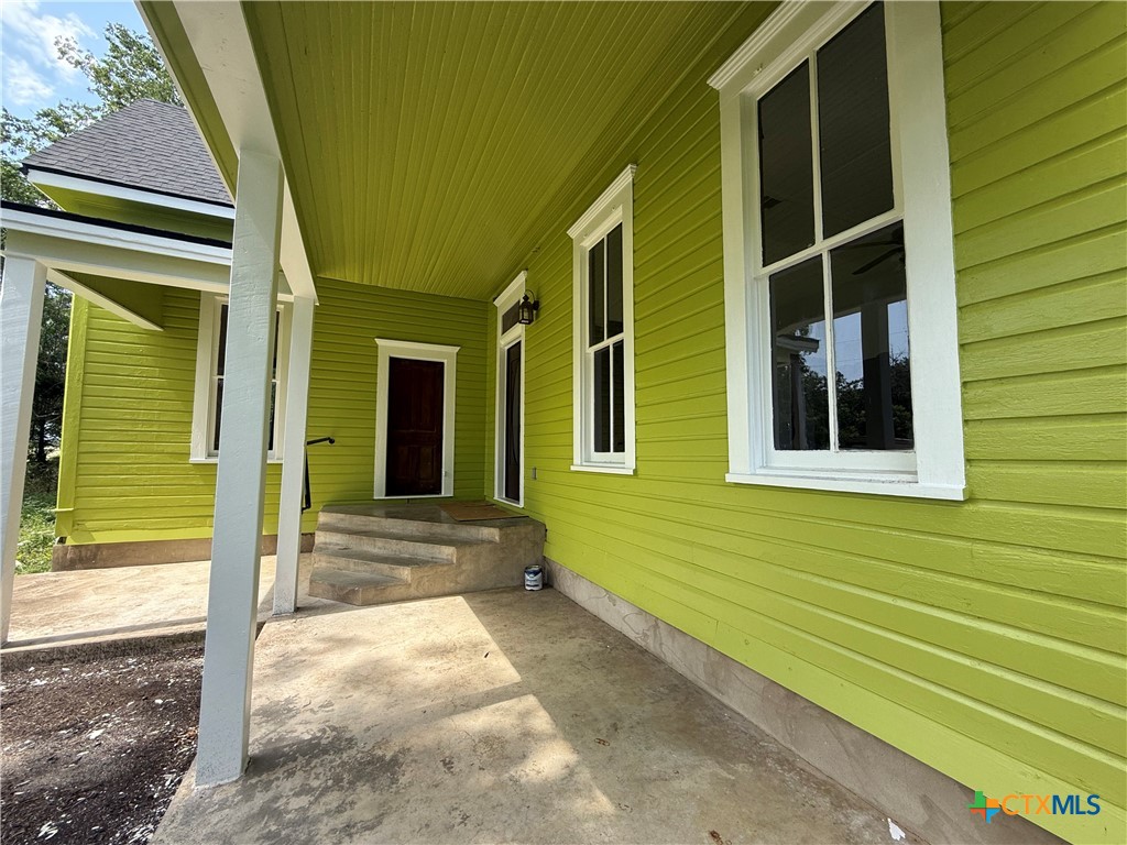 184 3rd Street Property Photo 3