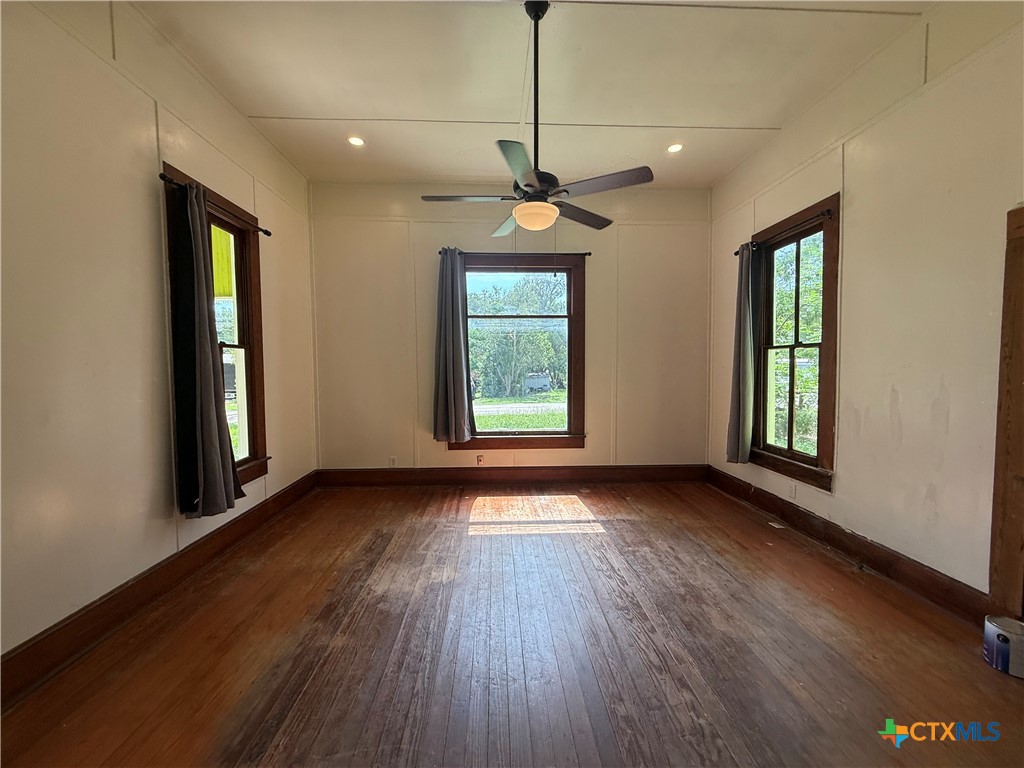 184 3rd Street Property Photo 7