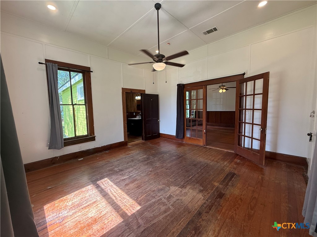 184 3rd Street Property Photo 8