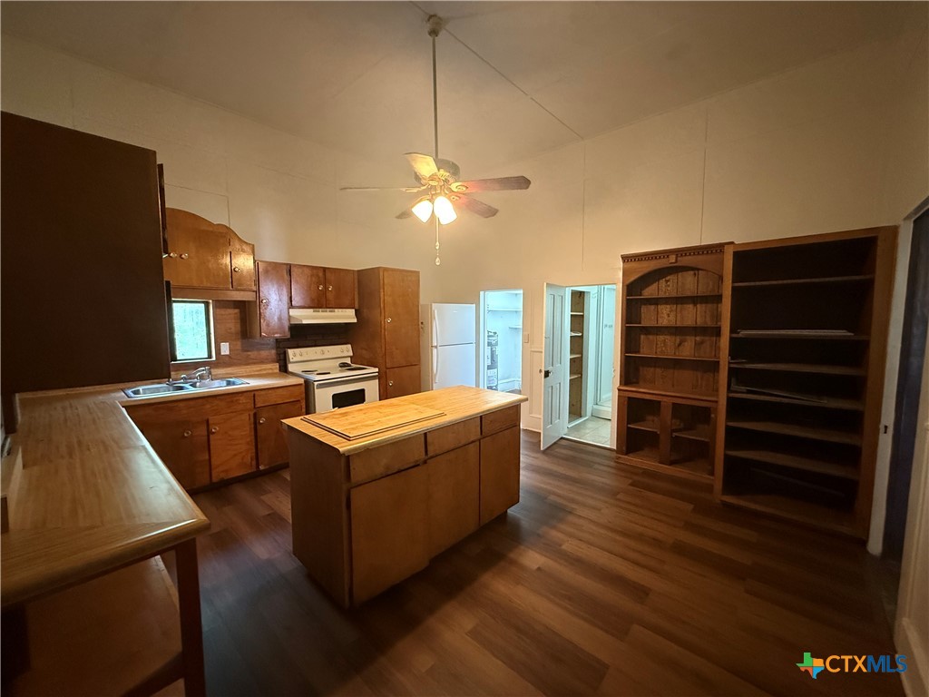 184 3rd Street Property Photo 13