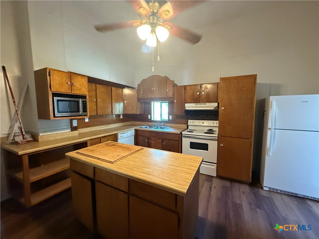 184 3rd Street Property Photo 14
