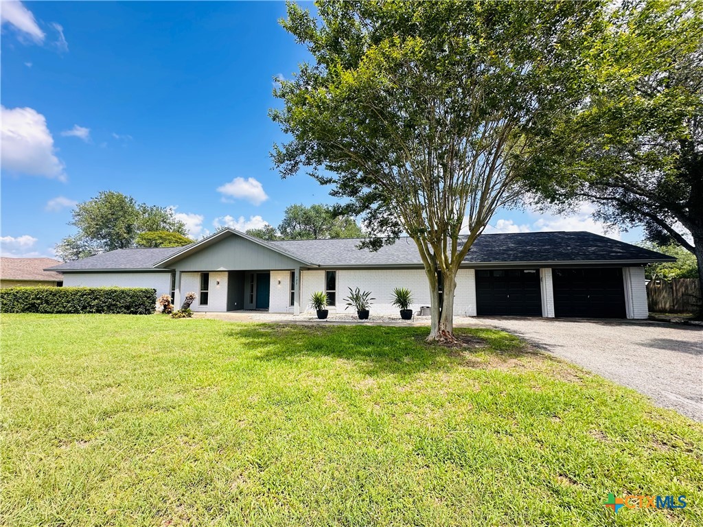 123 Oak Ridge Drive Property Photo 1