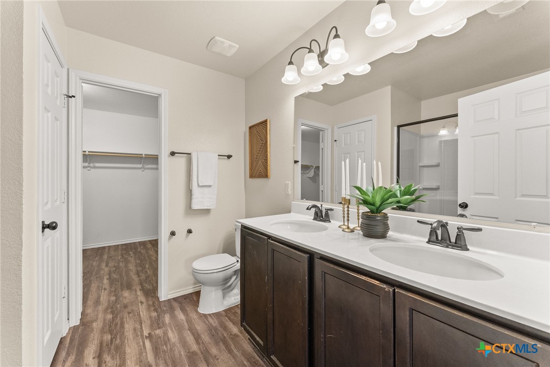 1305 Cozy Creek Drive Property Photo 16