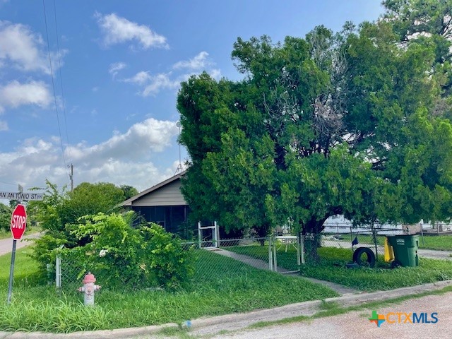 501 San Antonio Street Property Photo 3