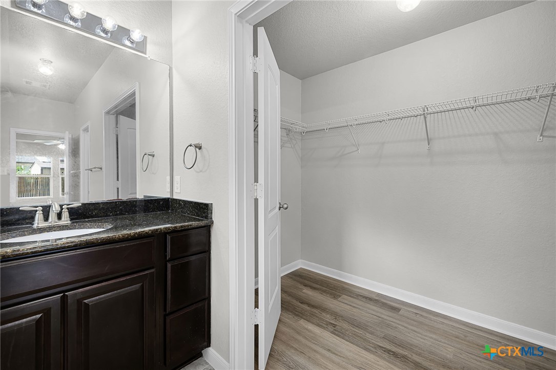 322 Creekview Way Property Photo 25