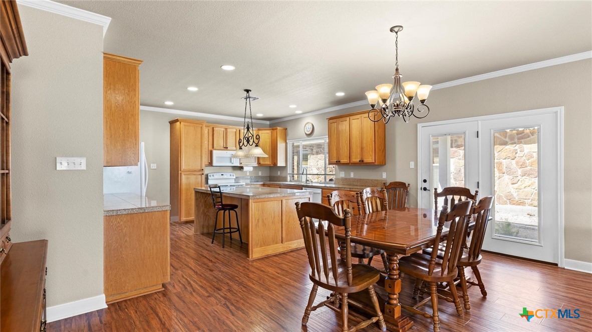 2348 Village Path Property Photo 8