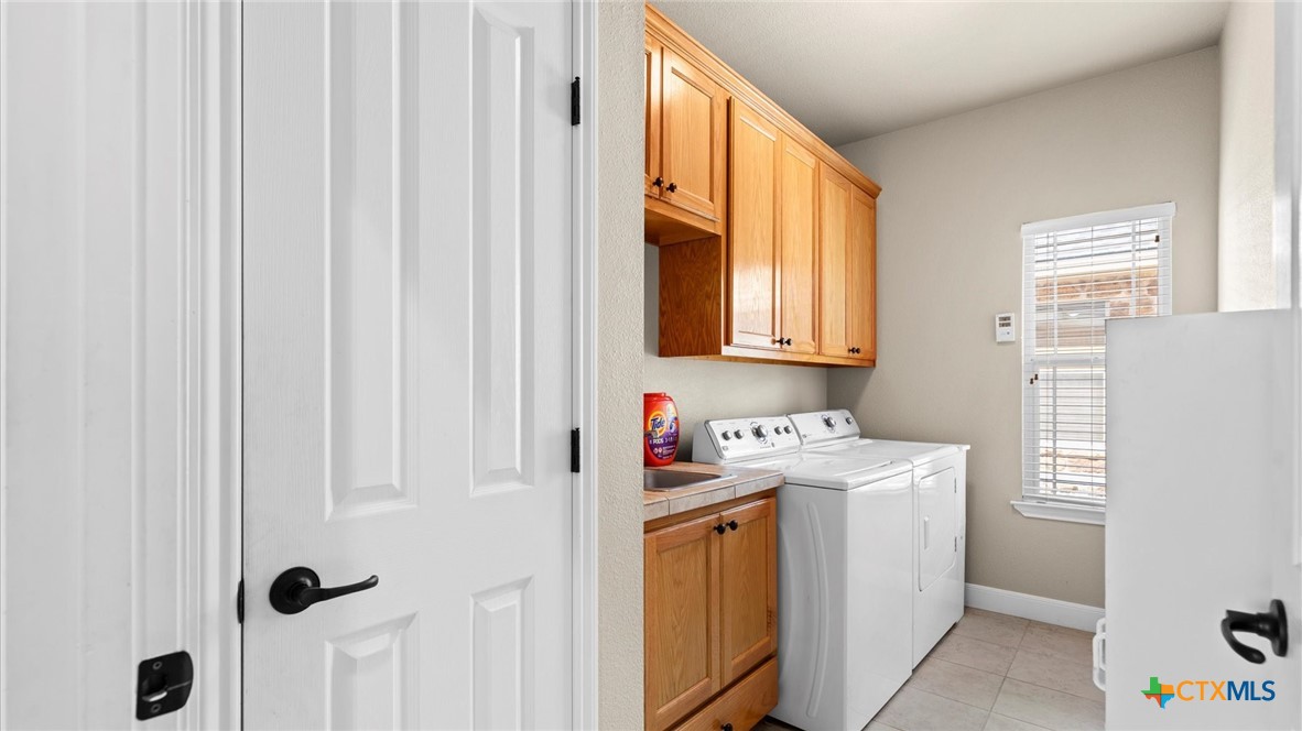 2348 Village Path Property Photo 22