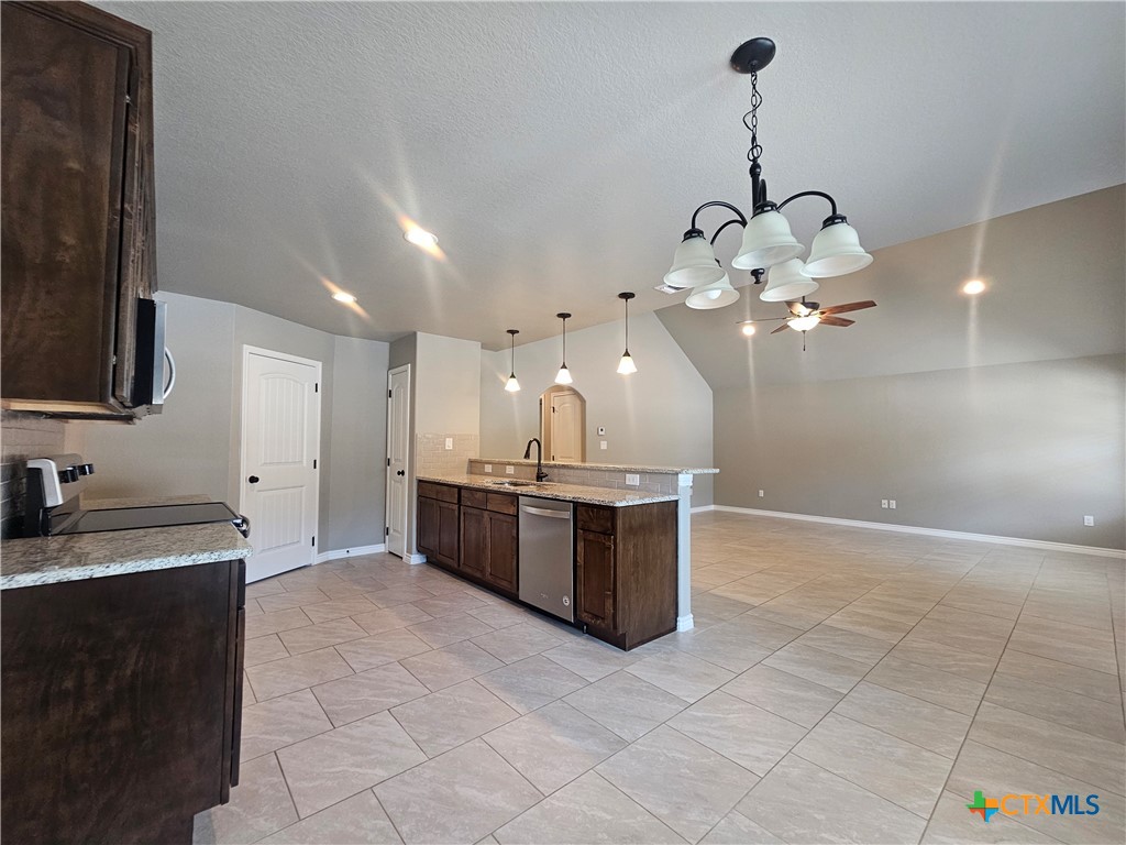 905 Roadrunner Spur Property Photo 11