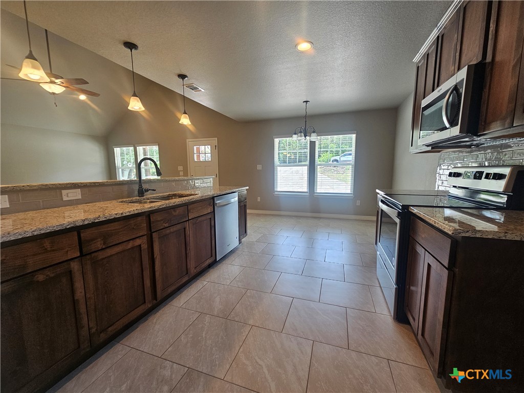 905 Roadrunner Spur Property Photo 15