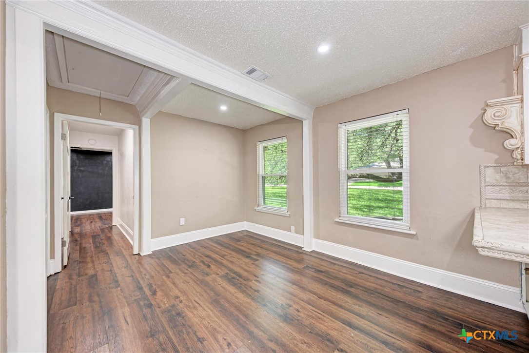2505 Linwood Road Property Photo 11