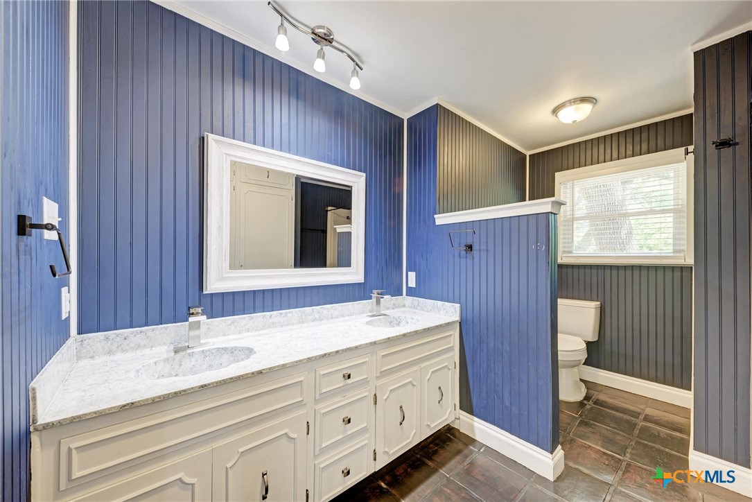 2505 Linwood Road Property Photo 16
