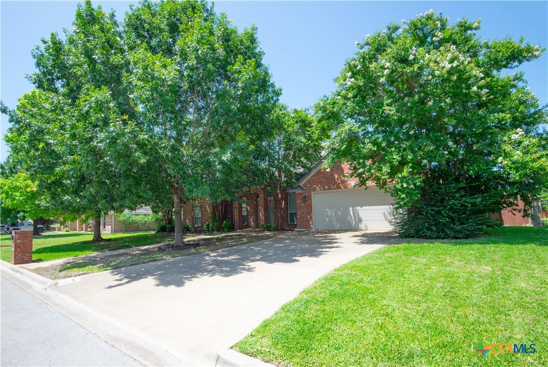 2210 Addax Trail Property Photo 1
