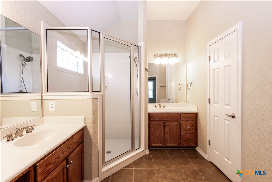2210 Addax Trail Property Photo 28