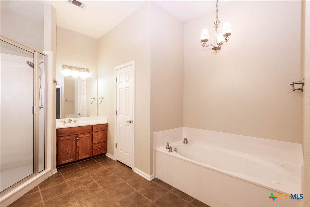 2210 Addax Trail Property Photo 29